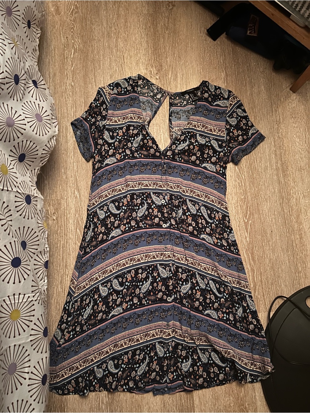 Forever 21 summer dress shirt V neck flare button down